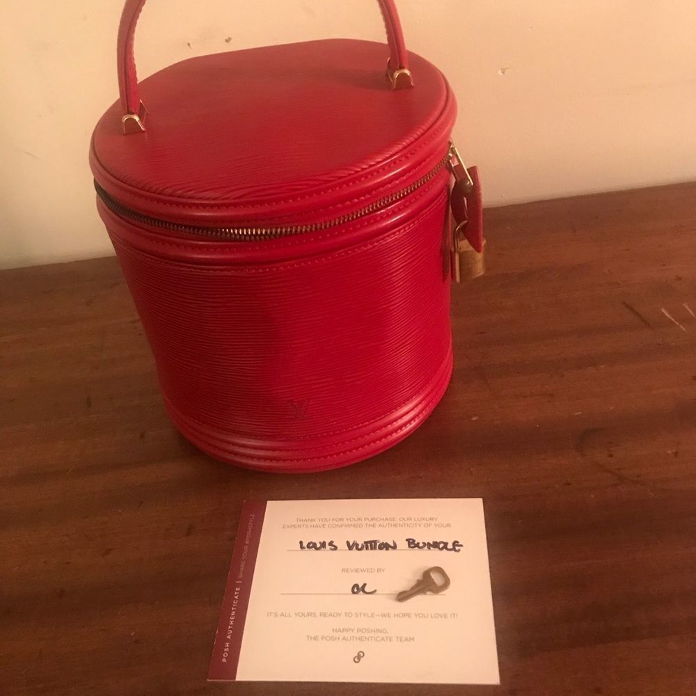💋Louis Vuitton Red Epi handbag Authenticated by Poshmark with lock & 1 key
